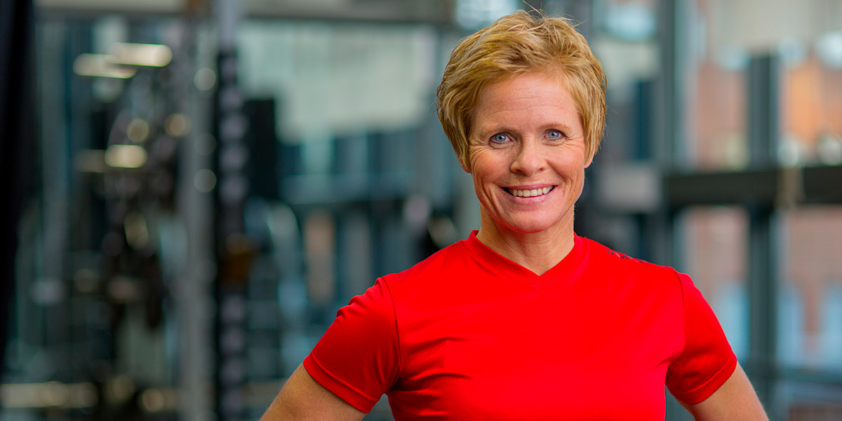 VL_VL_ALL_1200x600_1907_Hilde_GP_Portrait_Red_T-Shirt.jpg